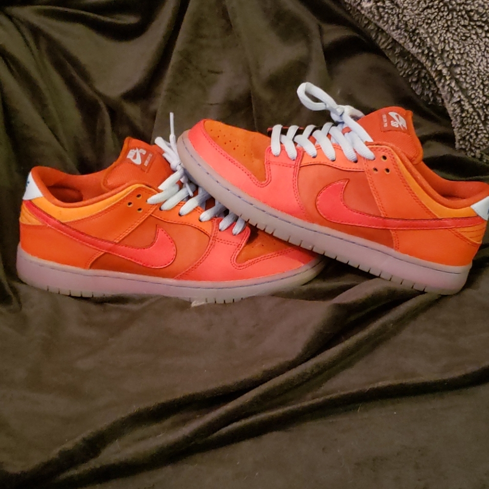 Nike SB dunks "fire and ice"